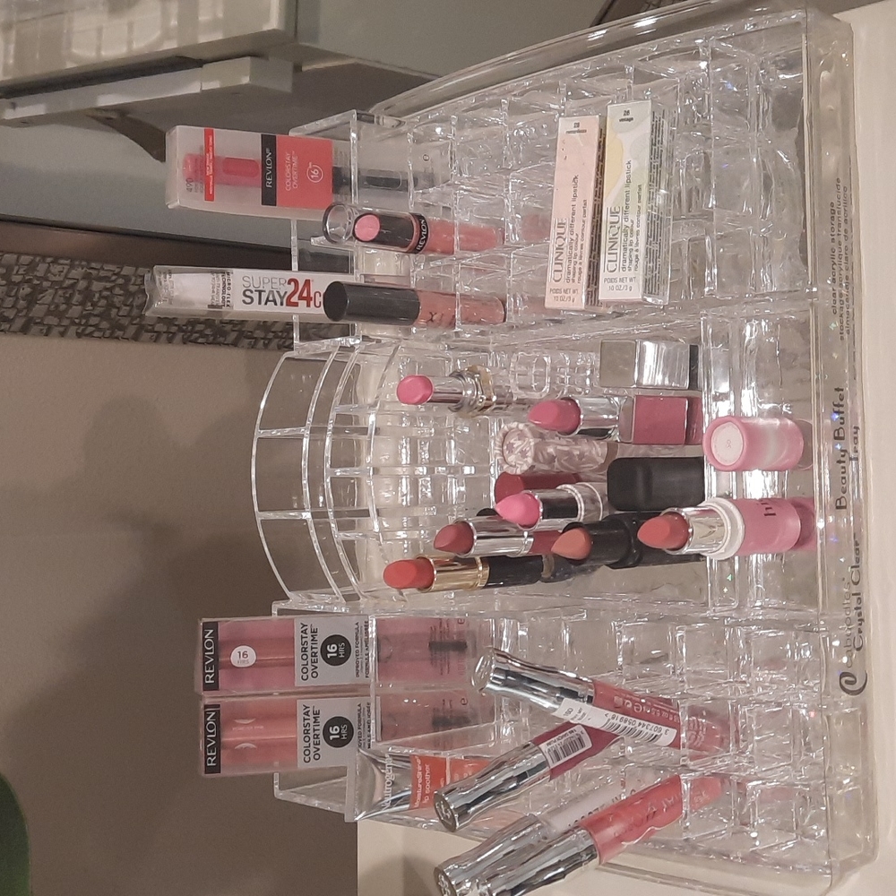 Lipsticks with organizer